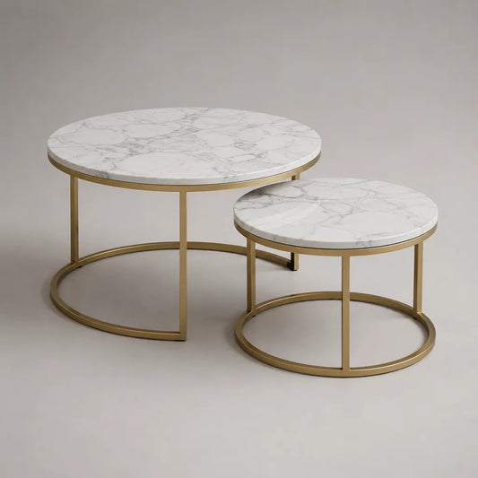 Coppia di tavolini rotondi a incastro in MDF e acciaio, bianco marmorizzato e oro, Ø 70 x 45 cm e Ø 50 x 35 cm